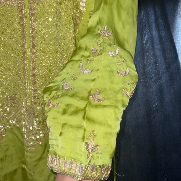 Indian plazo suit with earrings - Picture 4 of 8